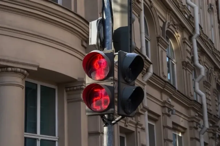 В Ростове детекторы транспорта установят ещё на 139 светофорах