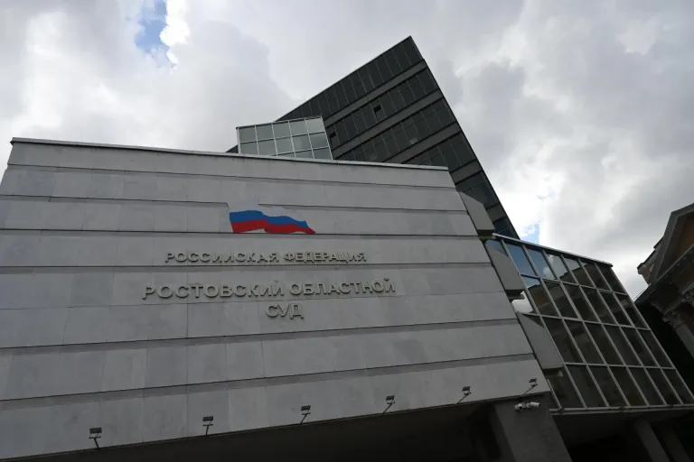 Житель Новочеркасска взыскал более 230 тысяч рублей за яму на дороге